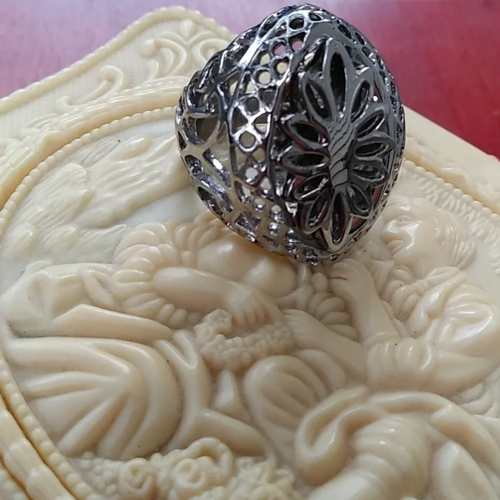 Stainless Steel Statement Outstanding Ring sz 9